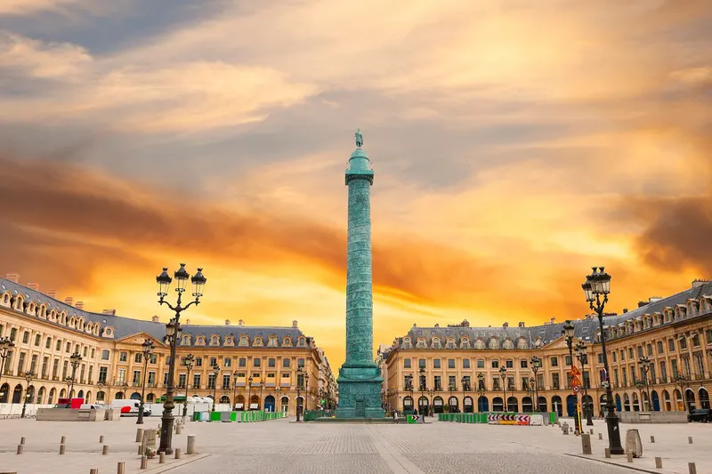 Arcadas da Rue de Rivoli pela manhã
